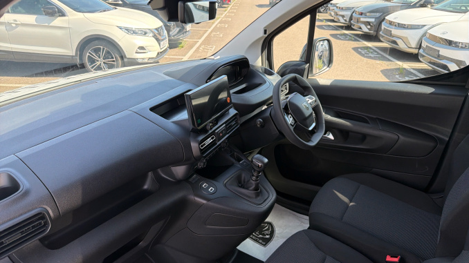 Peugeot Partner M Diesel 1.5 BlueHDi 100 Asphalt Van - Image 9